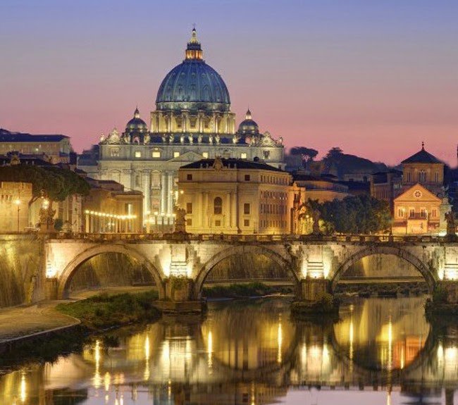 Vista sul Vaticano, a Roma, la città preferita dagli Italiani per le proprie vacanze di Natale nel 2014