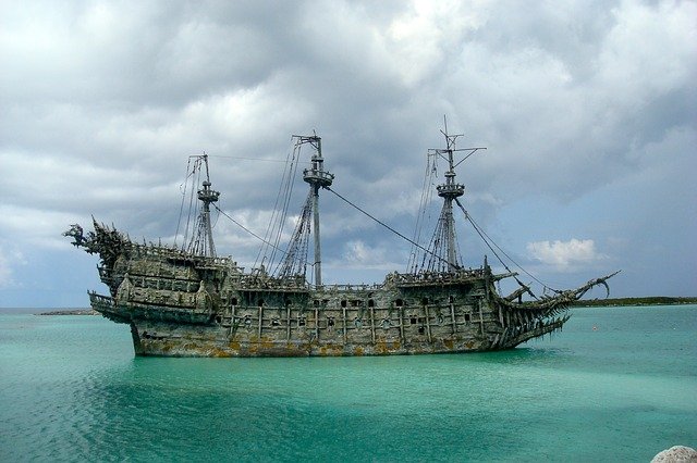 nave pirata dei mare dei caraibi