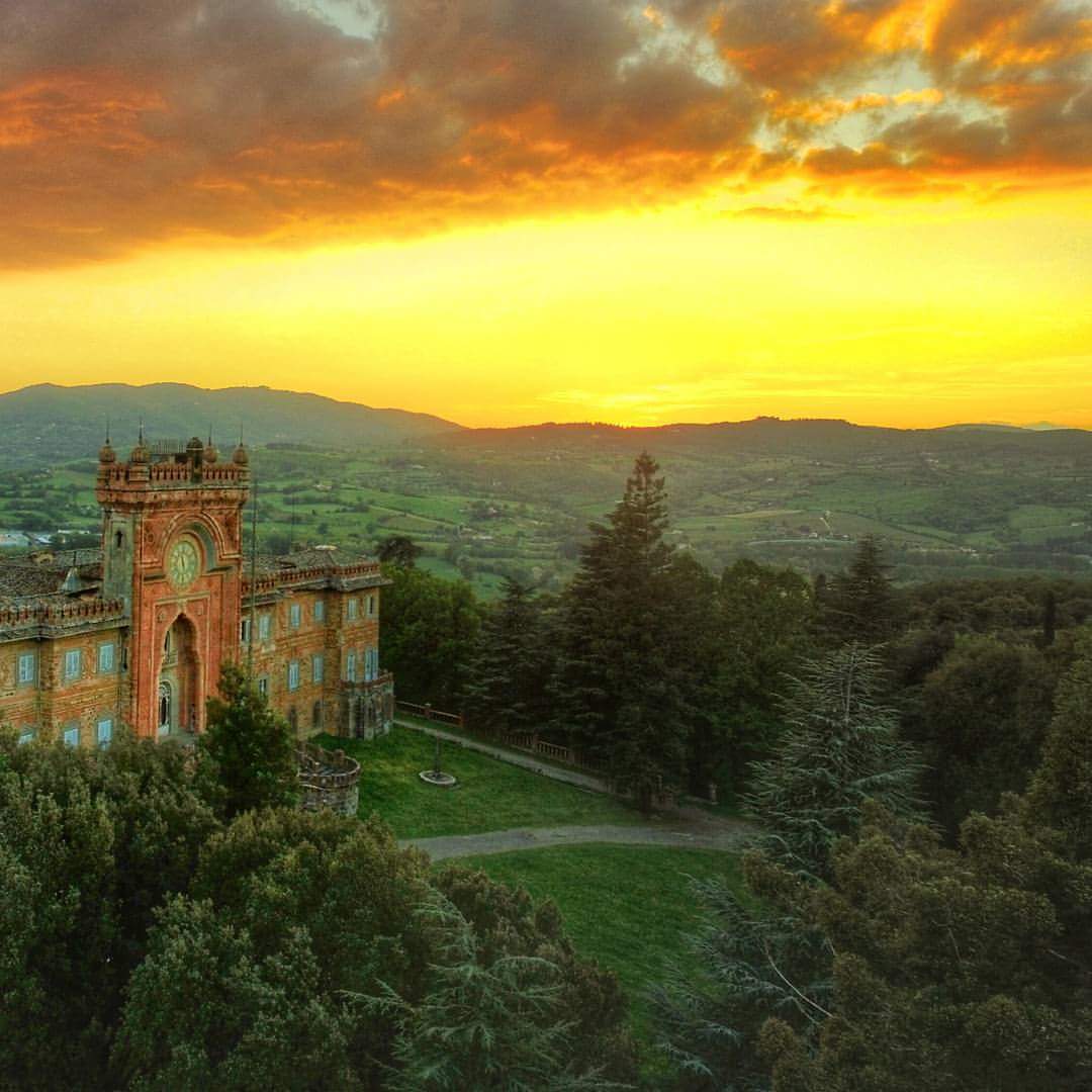 Il Castello di Sammezzano al tramonto